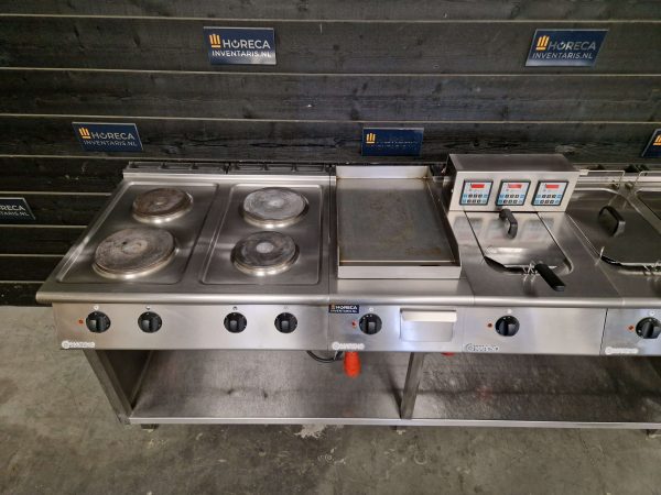 koel/vleesvitrine | ggm gastro | 250 cm | 2 glazen schuifdeuren | 230v