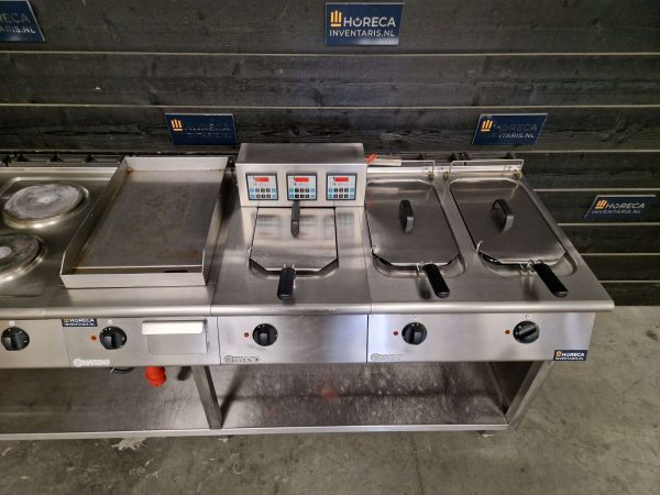 koel/vleesvitrine | ggm gastro | 250 cm | 2 glazen schuifdeuren | 230v