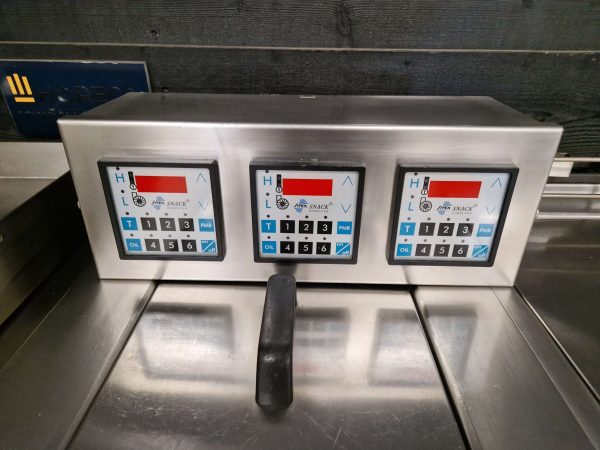 koel/vleesvitrine | ggm gastro | 250 cm | 2 glazen schuifdeuren | 230v